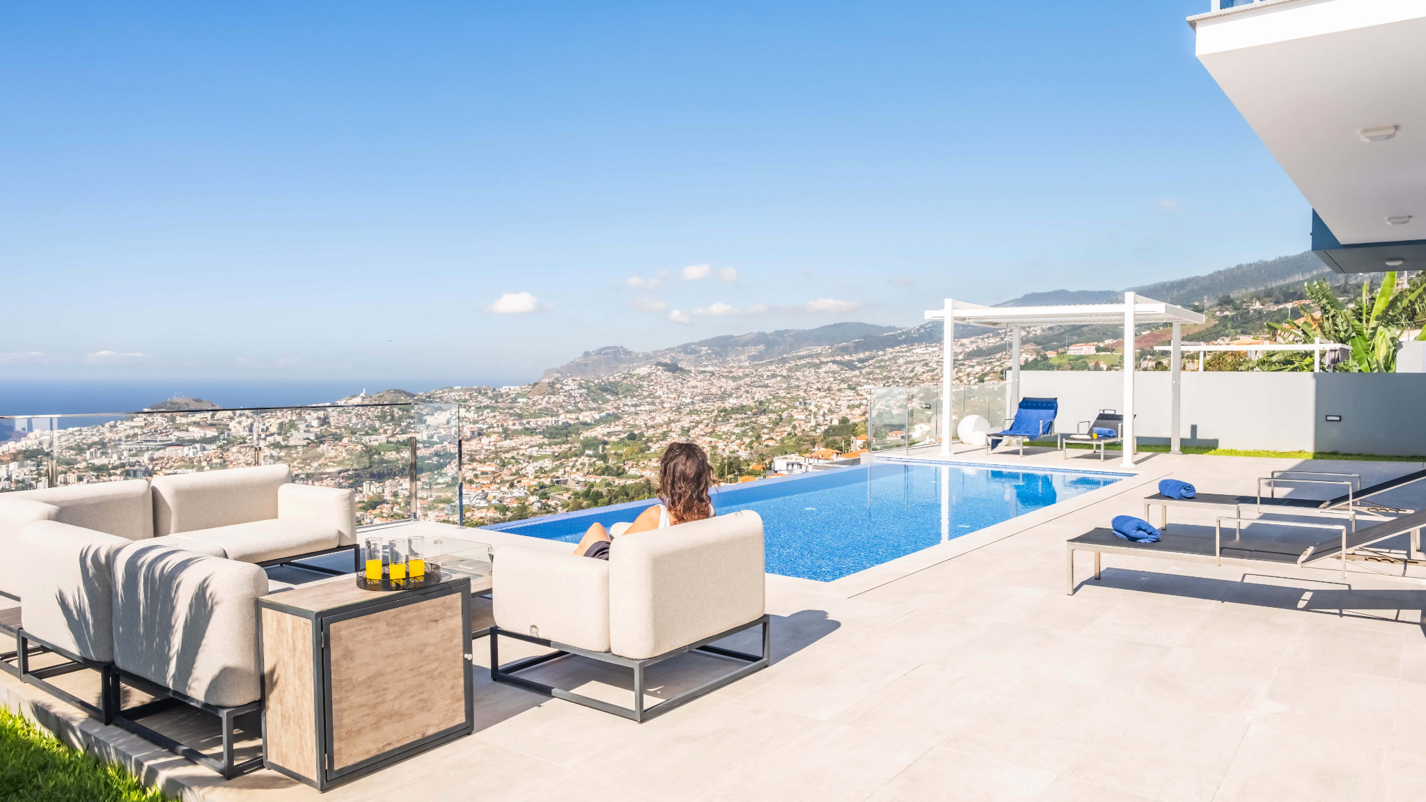 Villa mit Ausblick auf die Stadt
